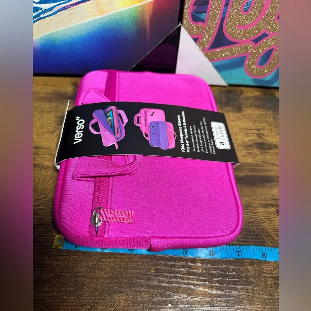 Verso Kids Neoprene Sleeve -Fits 6-8” Tablets & E-Readers - Pink (Purple Inside)